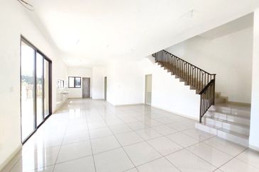 Setia Warisan Tropika