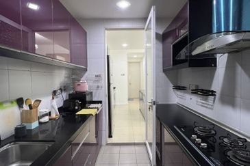 Summerglades, Perdana Lakeview West