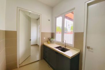 Duta Villa, Presint 14