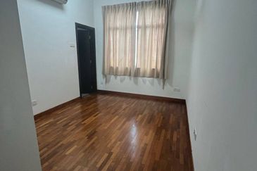 MYDiva, Perdana Lakeview East