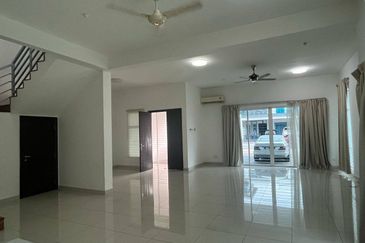 MYDiva, Perdana Lakeview East