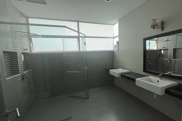 MYDiva, Perdana Lakeview East