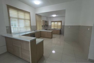 MYDiva, Perdana Lakeview East