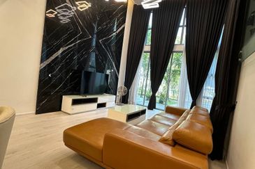 Symphony Hills Schumann