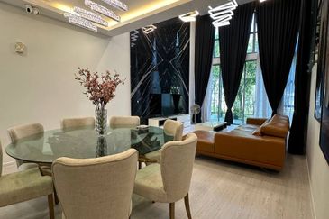 Symphony Hills Schumann