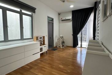 Symphony Hills Schumann