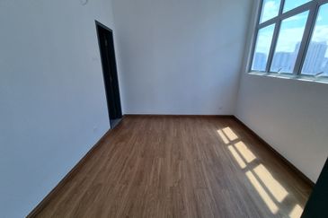 PR1MA Lakefront Homes