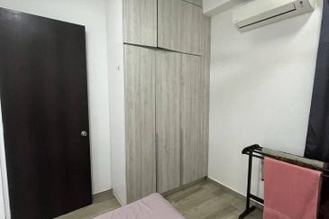 Kenwingston Square Garden