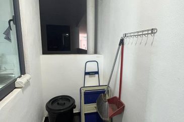 Kenwingston Square Garden