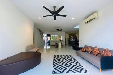 Mirage By The Lake @ Perdana Lakeview West