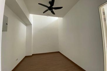 Lake Point Residence