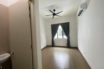 Lake Point Residence