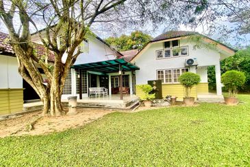 BANGLO Besar Seksyen 3 Bangi