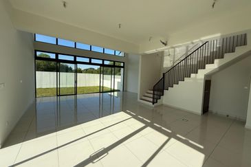 Alstonia Hilltop Homes