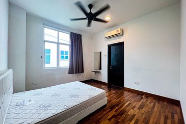 MYDiva, Perdana Lakeview East