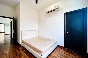 MYDiva, Perdana Lakeview East