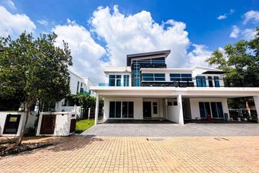 MYDiva, Perdana Lakeview East