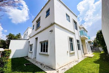 MYDiva, Perdana Lakeview East