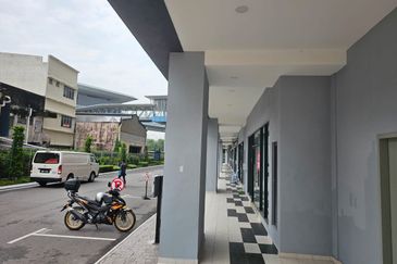 Ground Floor Shop next to MRT Batu 11 Cheras Balakong