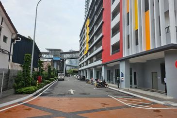 Ground Floor Shop next to MRT Batu 11 Cheras Balakong