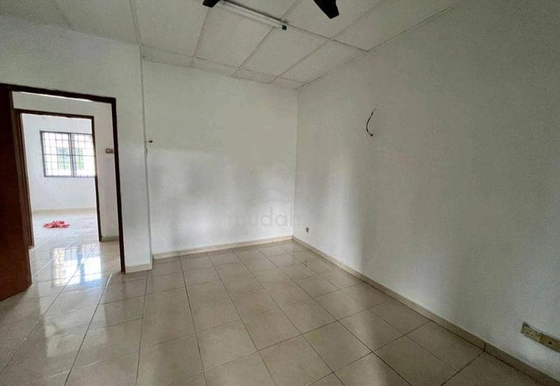 Jalan Puchong Utama 12/1