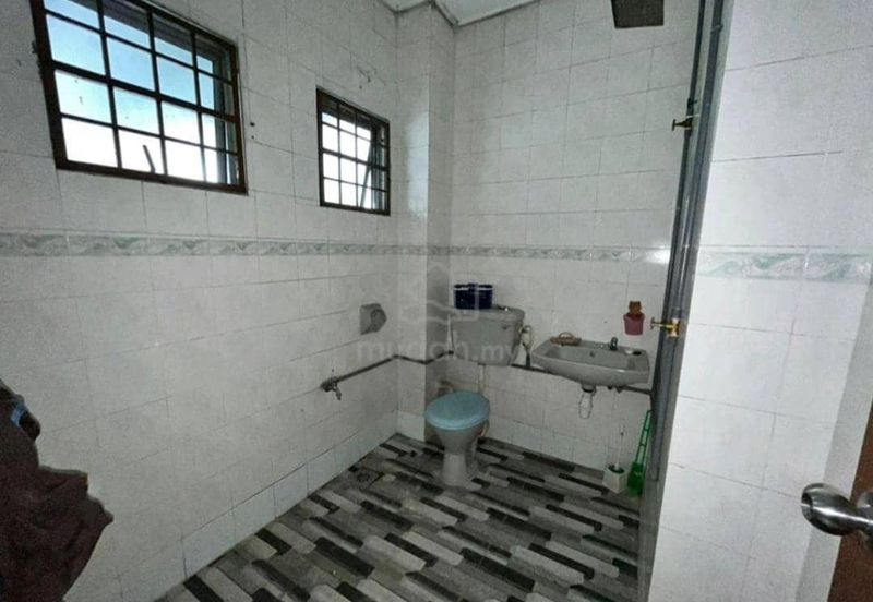 Jalan Puchong Utama 12/1