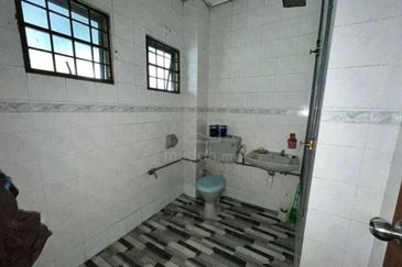 Jalan Puchong Utama 12/1