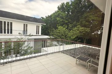 Emerald Bay @ Puteri harbour