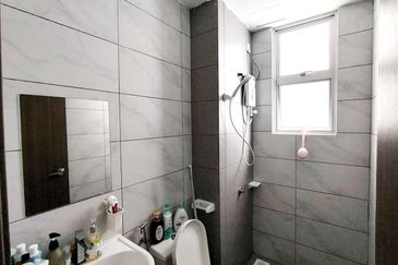 SKS Habitat Apartment, Larkin