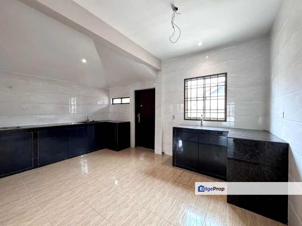 Taman Bukit Impian / Impian Emas / 1.5 Storey Terrace , Johor, Skudai