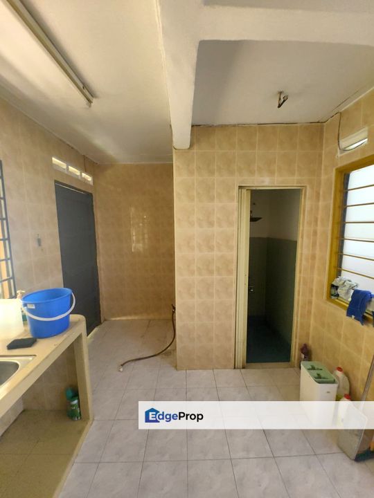 Taman Bestari Indah / Ulu Tiram / Double Storey Medium Cost / Endlot , Johor, Johor Bahru