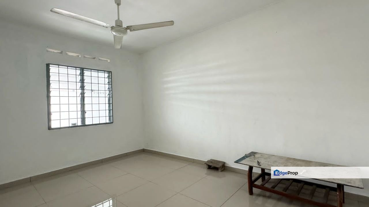 Taman Universiti / Jalan Perubatan / Single Storey Terrace , Johor, Skudai