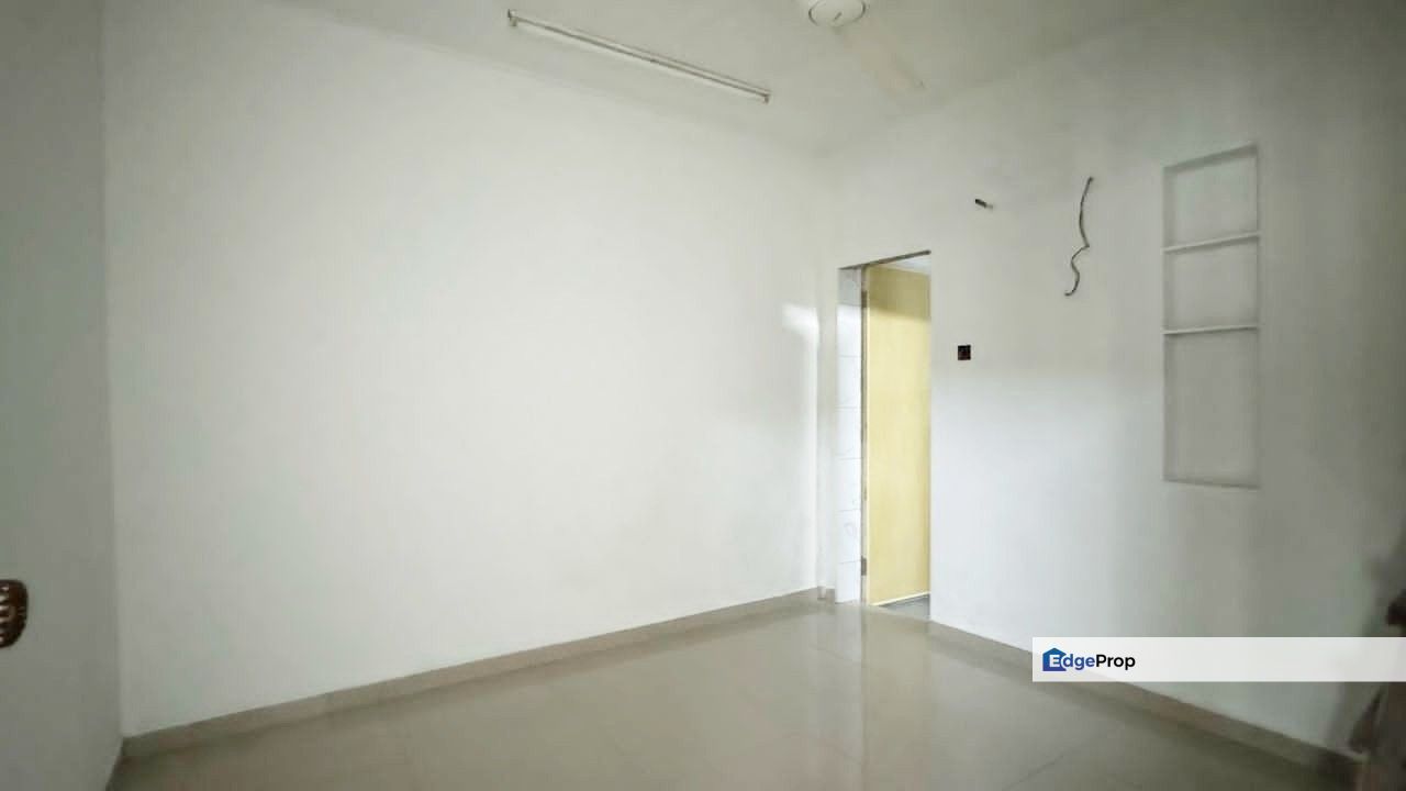 Taman Universiti / Jalan Perubatan / Single Storey Terrace , Johor, Skudai