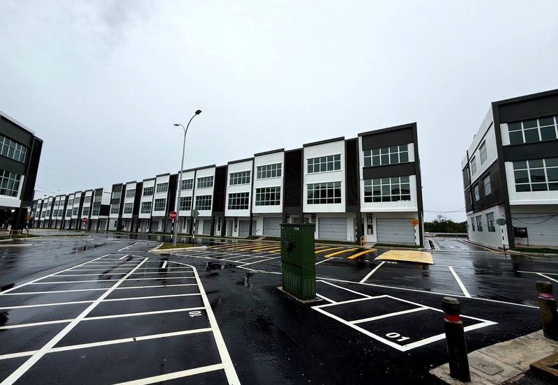 Summit Commercial Hub