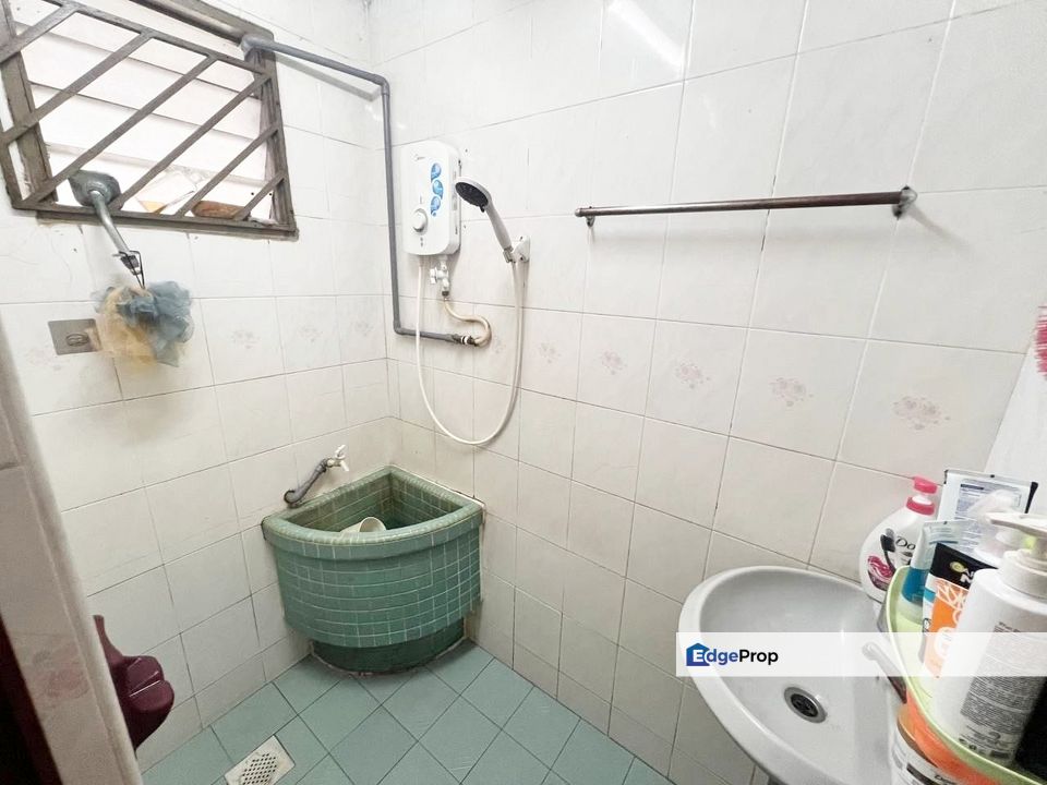 Taman Universiti / Jalan Kejayaan / Single Storey Low Cost , Johor, Skudai