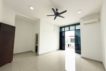 Austin Residence @Taman Mount Austin