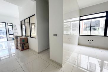 The Canal Garden South, Horizon Hills