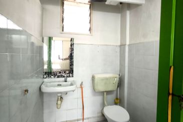 Sri Lanang Flat (Rumah Pangsa Sri Lanang)