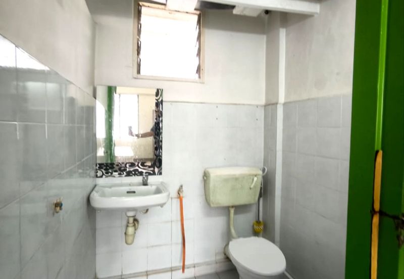 Sri Lanang Flat (Rumah Pangsa Sri Lanang)