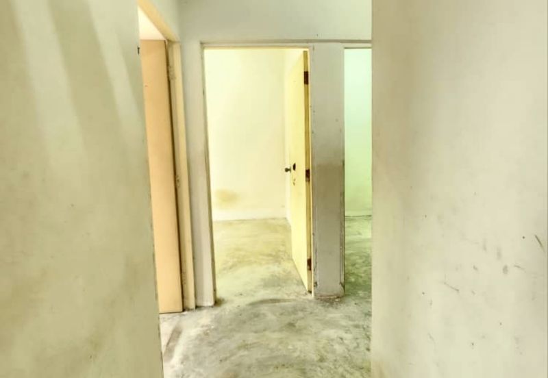 Taman Pulai Utama Flat