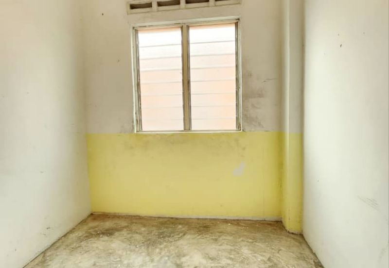 Taman Pulai Utama Flat