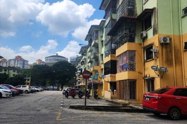 Lily & Jasmine Apartment