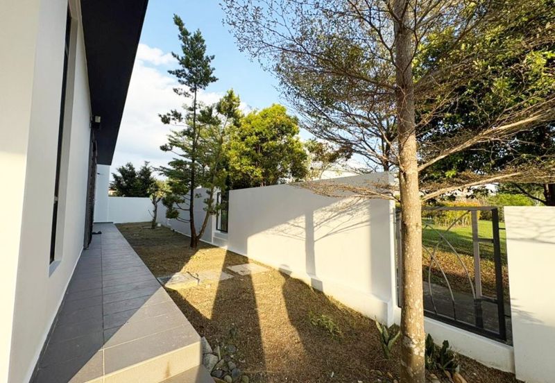 Garden Villa @ Bukit Indah 2