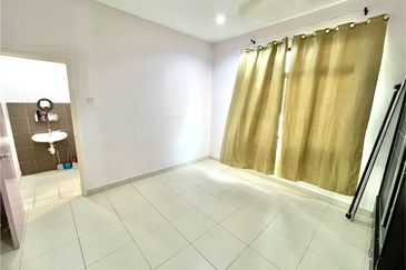 Maple Red, Adda Heights