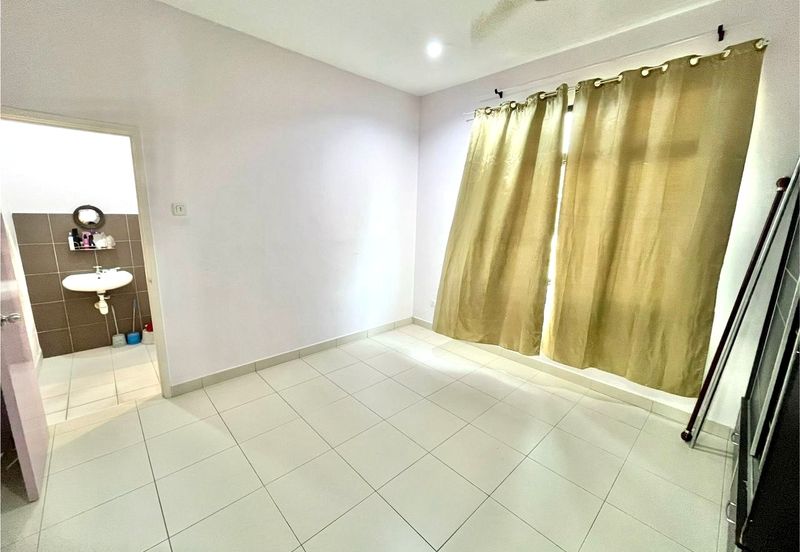 Maple Red, Adda Heights