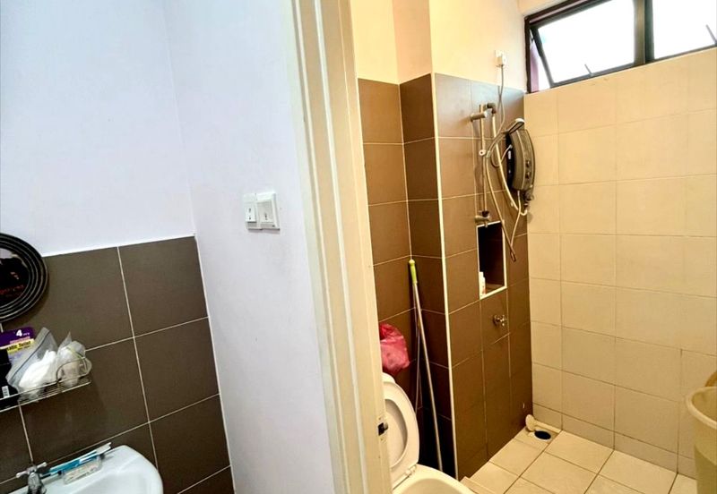 Maple Red, Adda Heights