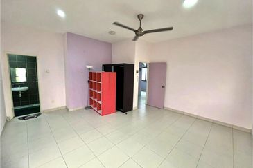 Maple Red, Adda Heights