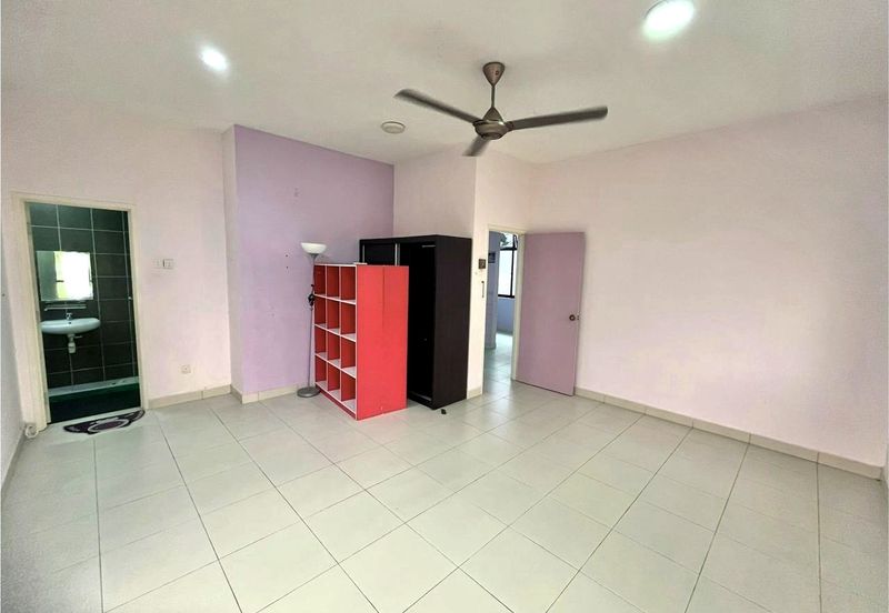 Maple Red, Adda Heights