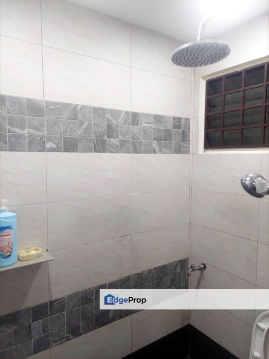 Taman Universiti / Jalan Penyiaran / Single Storey Terrace , Johor, Skudai