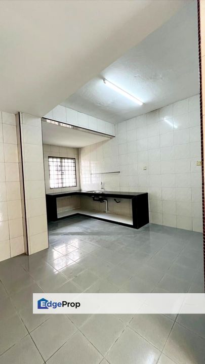 Taman Universiti / Jalan Penyiaran / Double Storey Terrace , Johor, Skudai